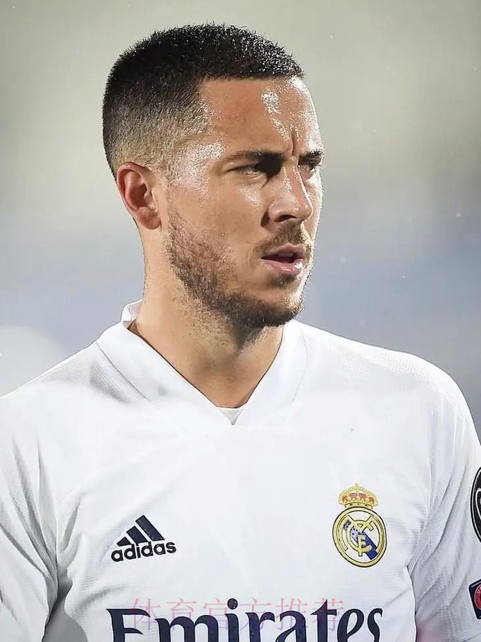 皇马考虑冬窗卖掉阿扎尔 将听取对他的报价 皇马考虑冬窗卖掉阿扎尔 将听取对他的报价